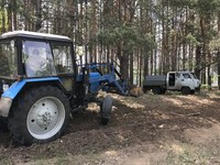 Сотрудники Заволжского лесхоза и сотрудники МЧС остановили пожар вблизи детского лагеря в Балаковском районе
