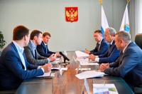 Валерий Радаев провел встречу с гендиректором ППК «Российский экологический оператор» Денисом Буцаевым