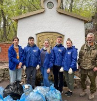 Саратовские студенты привели в порядок территорию вблизи родников Кумысной поляны