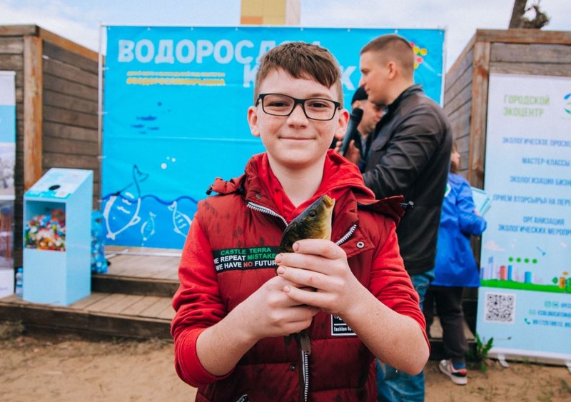 В Волгу в рамках акции «Водорослям крышка!» выпущено 18 тысяч мальков травоядных рыб