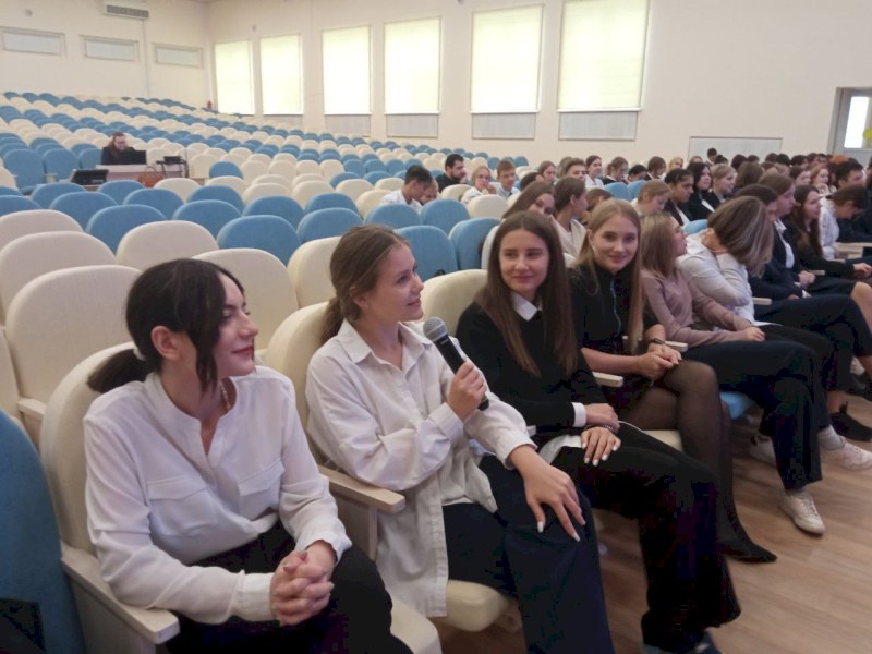 В Саратове гимназисты узнали о памятниках природы региона