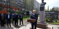 В Саратове в рамках «Сада памяти» озеленили сквер героя Великой Отечественной войны