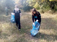 С территории Кумысной поляны в ходе субботника вывезли 12 кубометров мусора