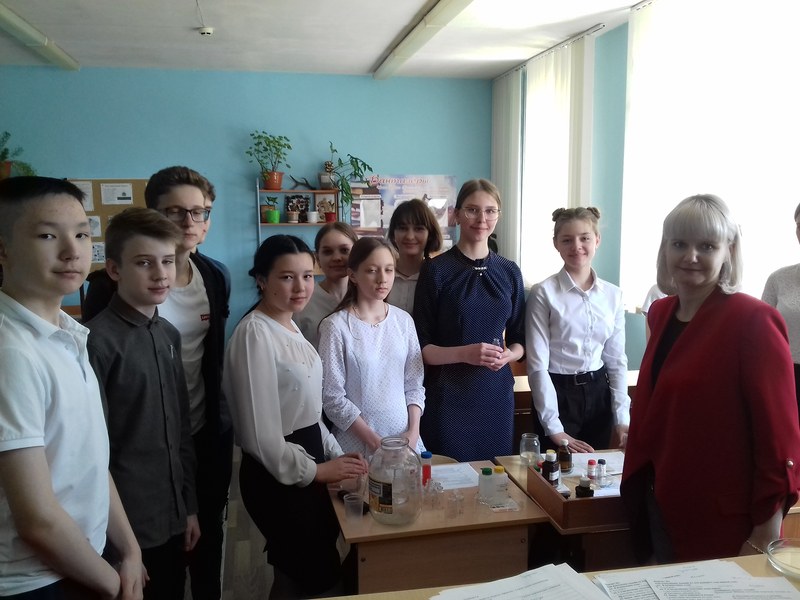 Юные саратовцы исследуют качество воды на Байкале