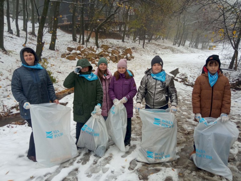 Итоговая акция «Вода России» завершилась лекцией и уборкой у пруда «Ударник»