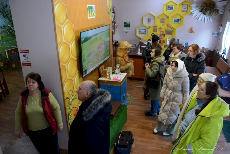 В Хвалынске можно посетить нору сурка и попробовать мед с пасеки